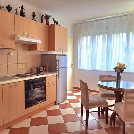 Sunny Center Apartment Split Rum bild