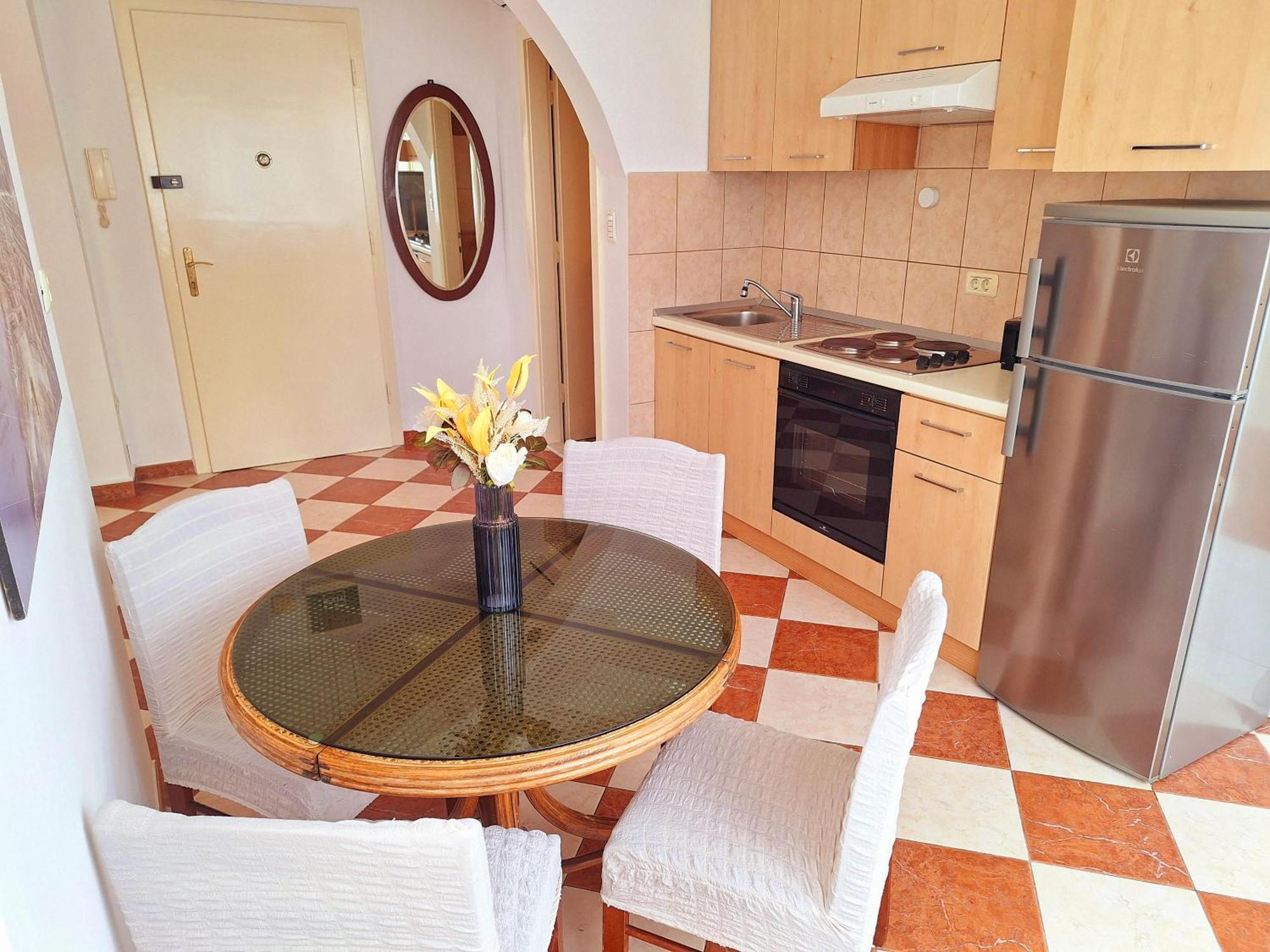 Sunny Center Apartment Split Rum bild