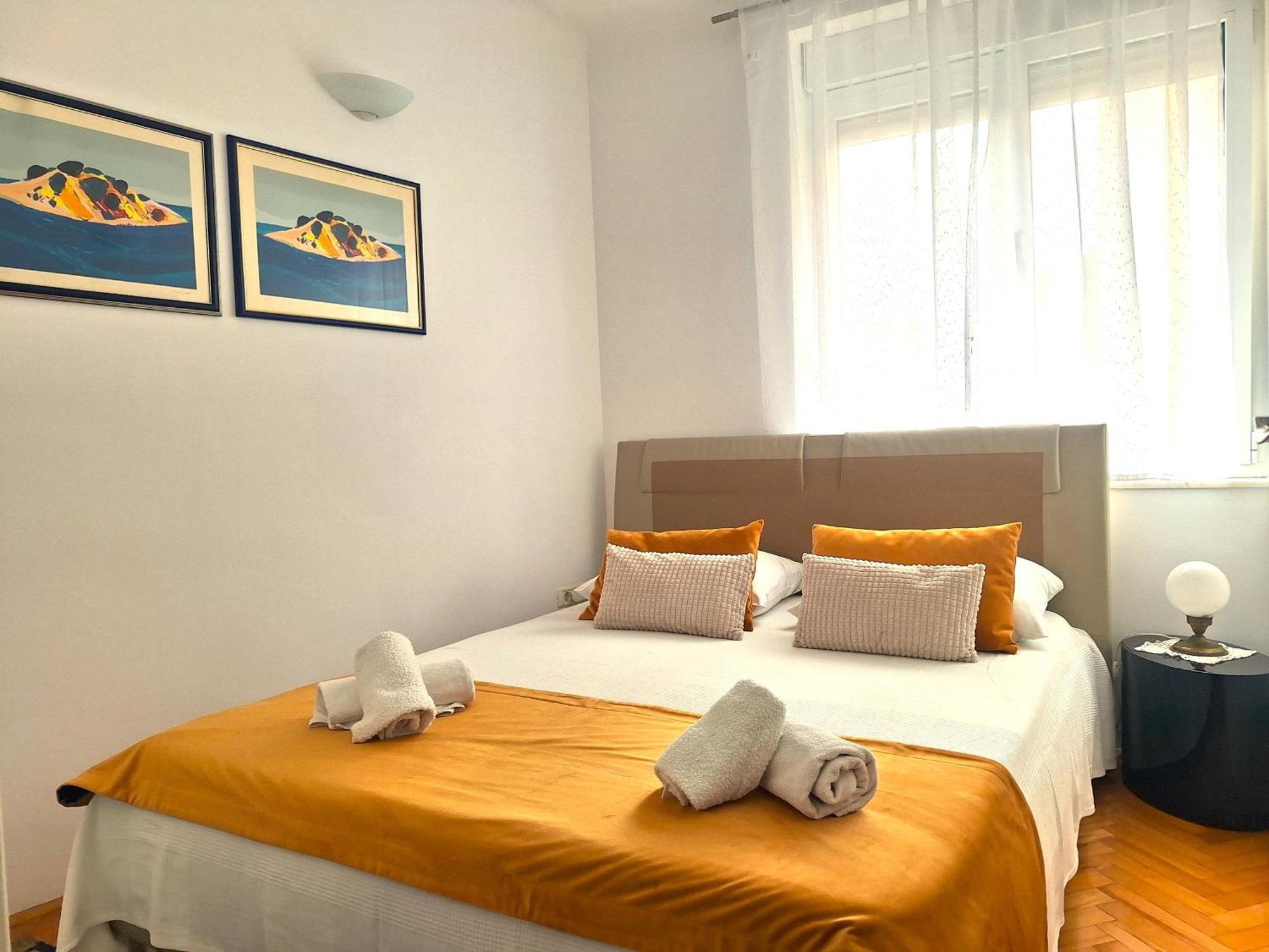 Sunny Center Apartment Split Rum bild